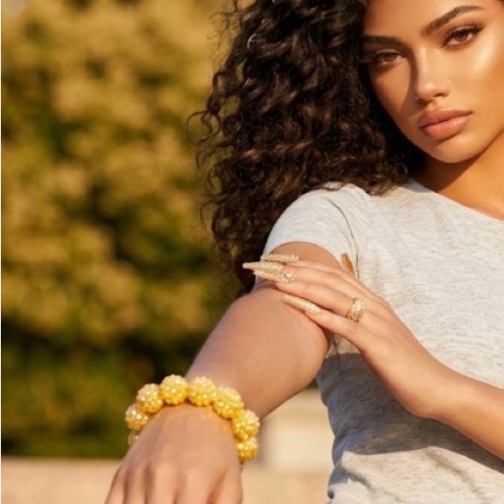 $8 sale Elegant Sparkling yellow Bracelet